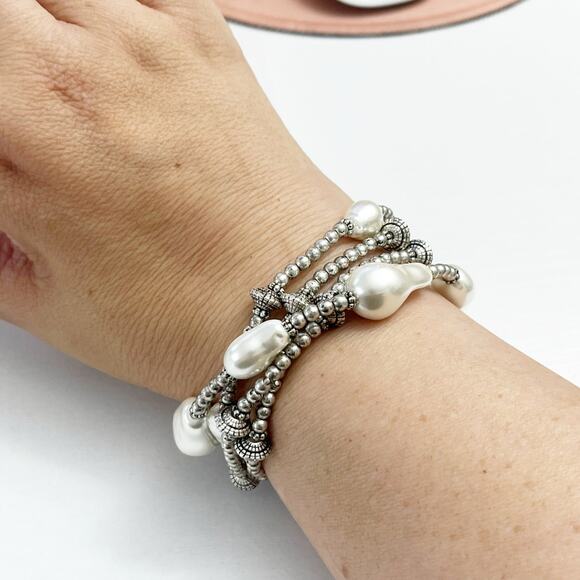 NEW Chico's Faux Pearl Stretch Bracelets - Set of 4 - Picture 4 of 6